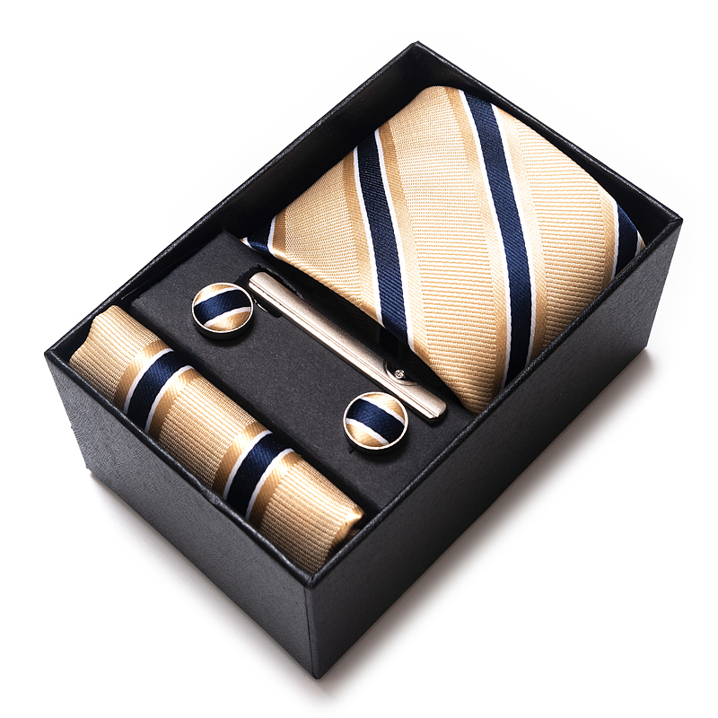Brand Classic Holiday Gift Box - Men'S Accessories Gift Set Branded recension och pris